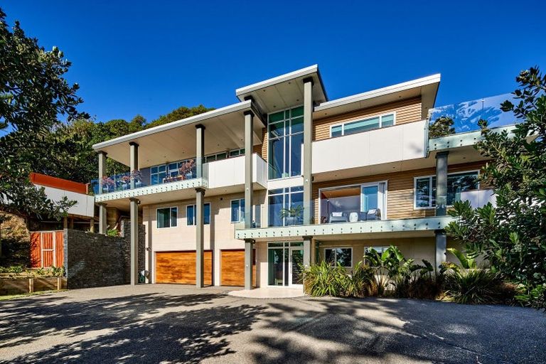 Photo of property in 300b Paremata Road, Whitby, Porirua, 5381