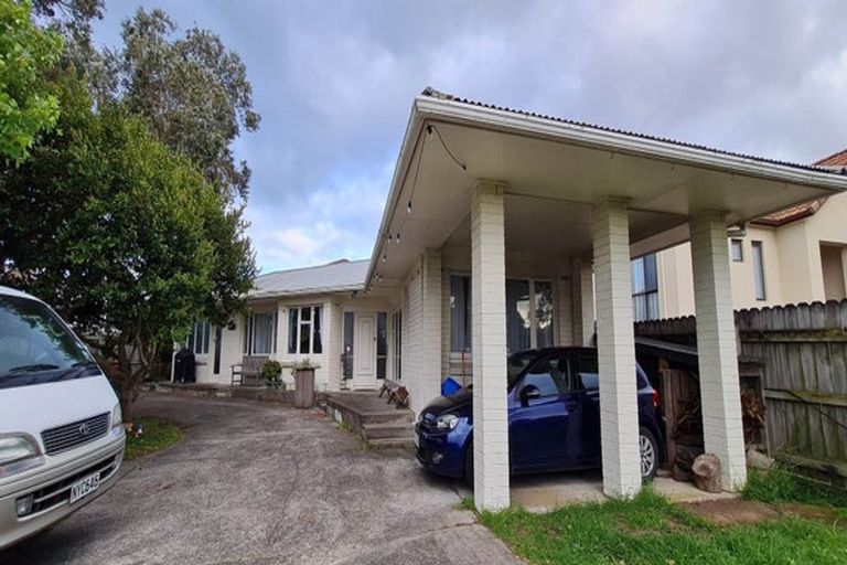 Photo of property in 1a Richard Avenue, Bucklands Beach, Auckland, 2012