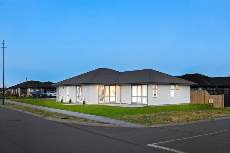 Photo of property in 2 Hapua Lane, Pegasus, 7612