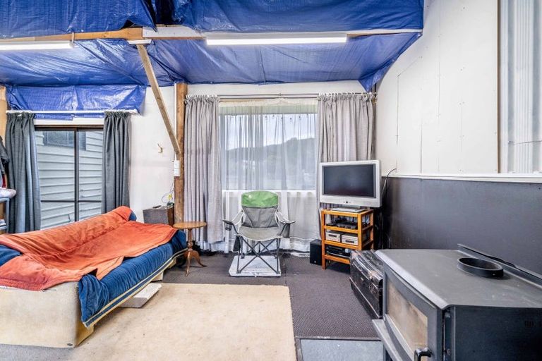 Photo of property in 882 Tahakopa Valley Road, Tahakopa, Owaka, 9586