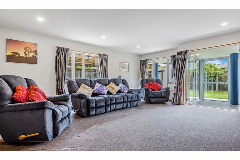 Photo of property in 156 Withells Road, Avonhead, Christchurch, 8042