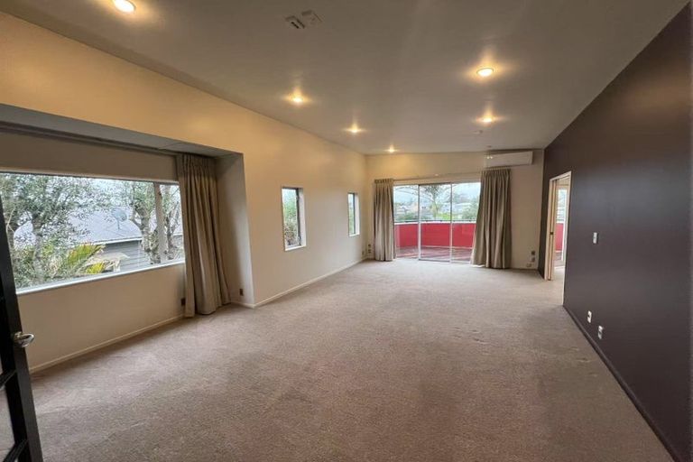 Photo of property in 657 Beach Road, Rothesay Bay, Auckland, 0630
