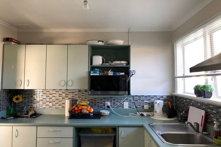 Photo of property in 2/5 Hinemoa Street, Waiwhetu, Lower Hutt, 5010