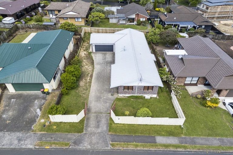 Photo of property in 146 Botany Road, Botany Downs, Auckland, 2010