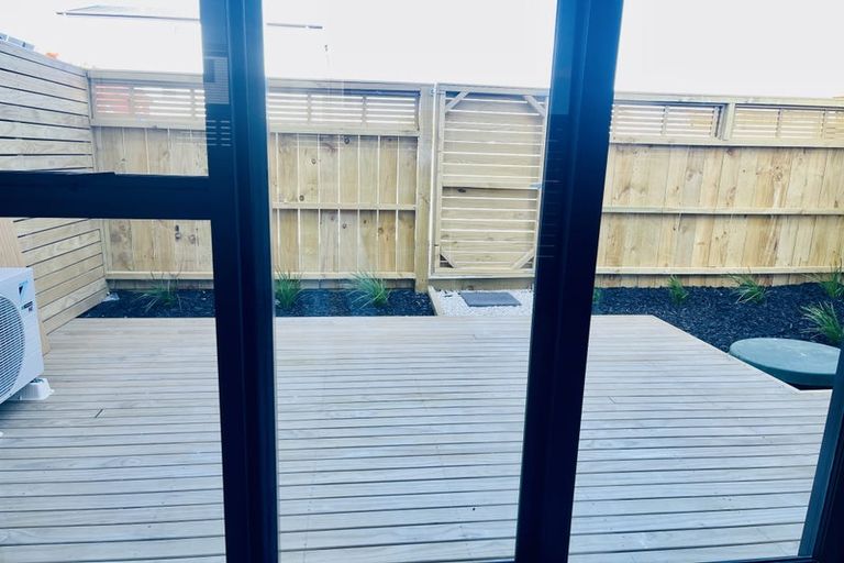 Photo of property in 18 Mene Way, Karaka, 2113