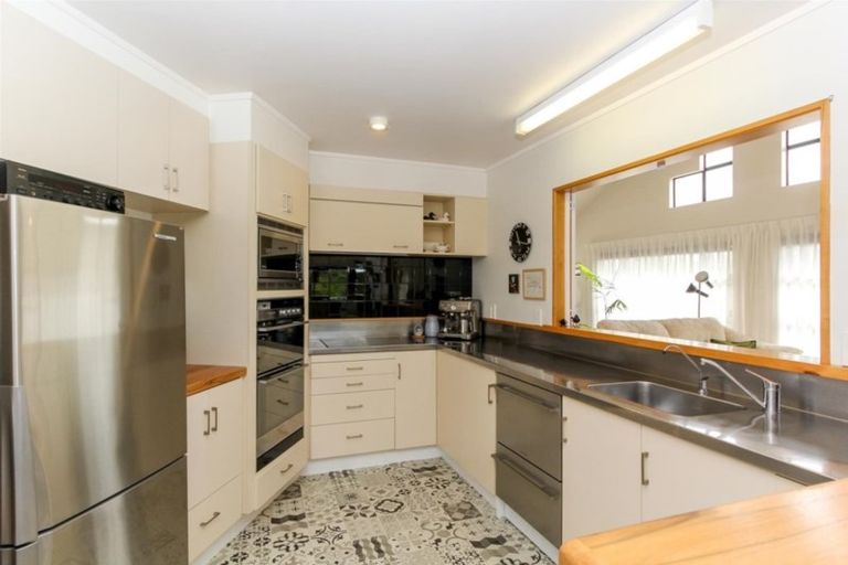 Photo of property in 10 Frank Frethey Place, Highlands Park, New Plymouth, 4312