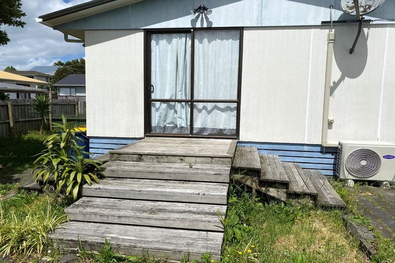 Photo of property in 2/28 Posa Avenue, Henderson, Auckland, 0612