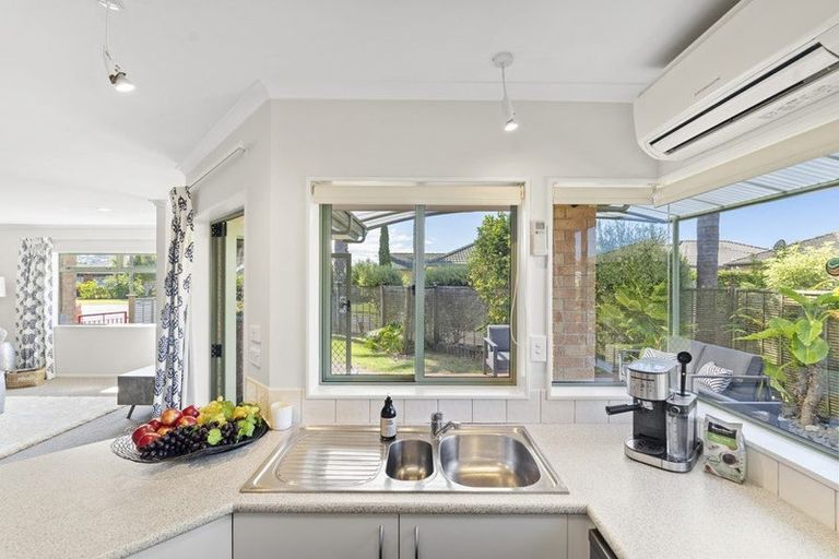 Photo of property in 23 Dan Tori Place, Orewa, 0931