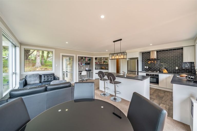 Photo of property in 527 Whitemans Valley Road, Whitemans Valley, Upper Hutt, 5371