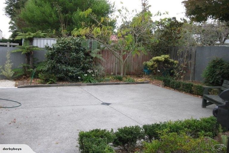 Photo of property in 2/12 Keoghs Lane, St Albans, Christchurch, 8014