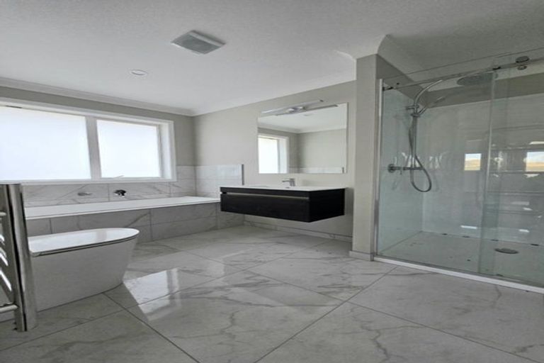 Photo of property in 6a Te Arapito Close, Aotea, Porirua, 5024