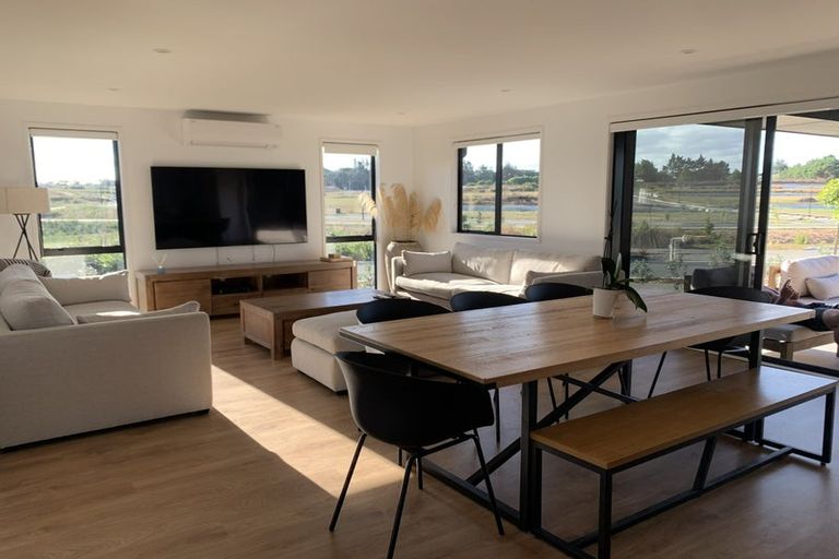 Photo of property in 33 Te Paea Avenue, Karaka, 2124