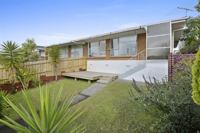 Photo of property in 1/33 Butterworth Drive, Glendene, Auckland, 0602