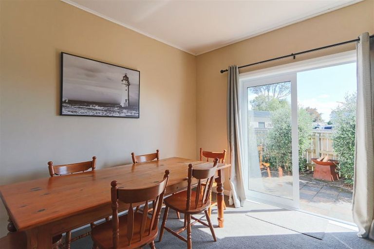 Photo of property in 30 Rewa Street, Inglewood, 4330