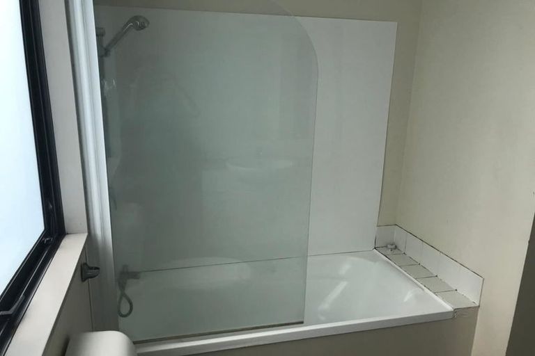 Photo of property in 49 Rakich Place, Henderson, Auckland, 0612