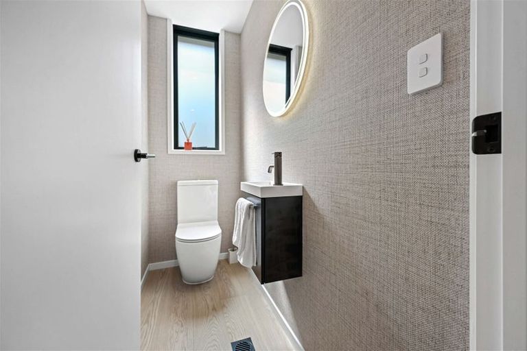 Photo of property in 2/23 Strowan Avenue, Fairfield, Hamilton, 3214