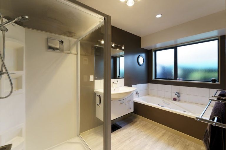 Photo of property in 5 Hideaway Gate, Parklands, Christchurch, 8083