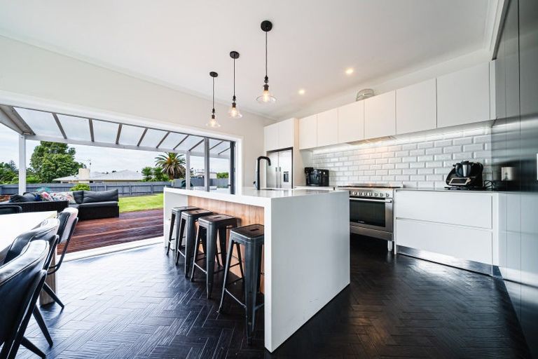 Photo of property in 191 Carrington Street, Lower Vogeltown, New Plymouth, 4310