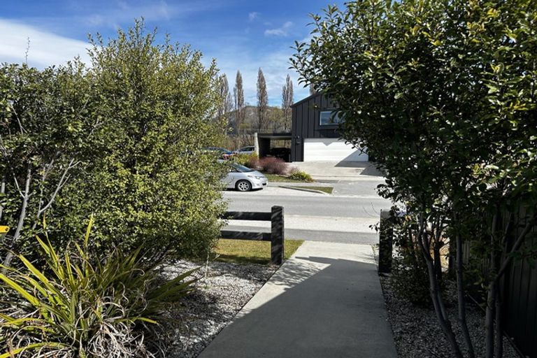 Photo of property in 16 Headley Drive, Lower Shotover, Queenstown, 9304