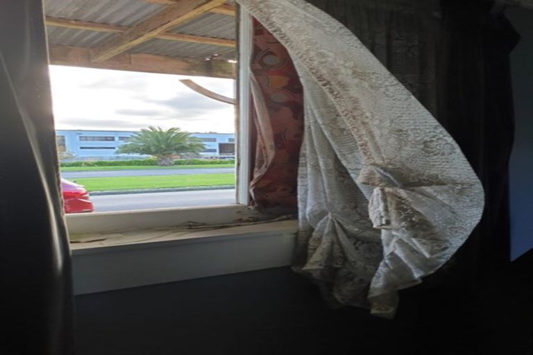 Photo of property in 52 Railway Street, Eltham, 4322