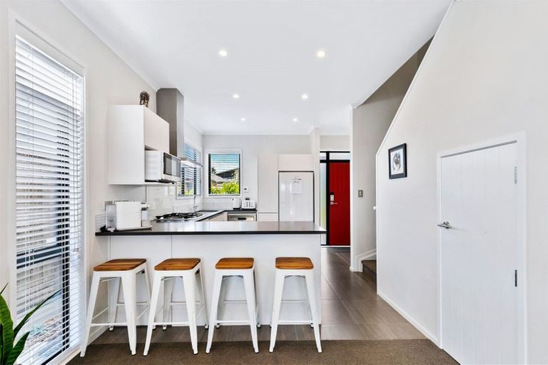 Photo of property in 12a Dida Park Drive, Kumeu, 0810