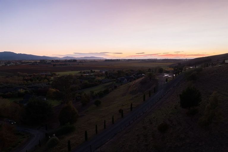 Photo of property in 33 Dry Hills Lane, Riverlands, Blenheim, 7274