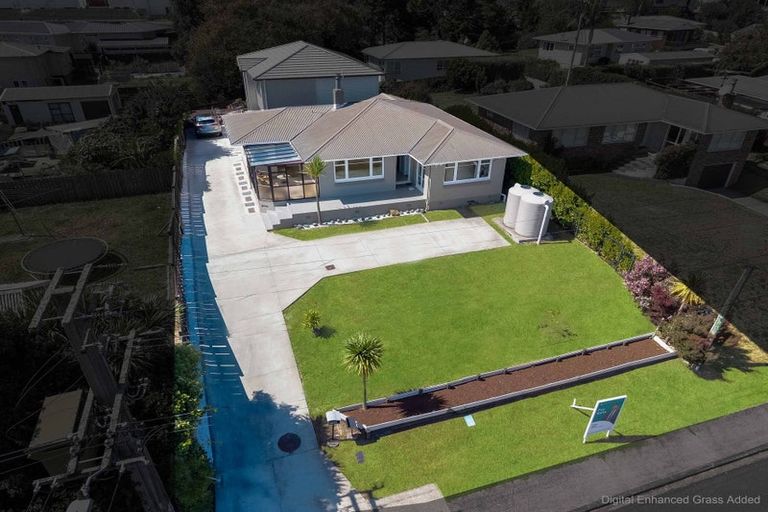 Photo of property in 35 Tampin Road, Hillpark, Auckland, 2102