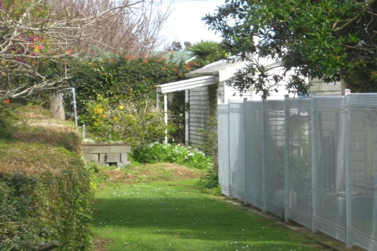 Photo of property in 3/7 Harris Street, New Plymouth, 4310