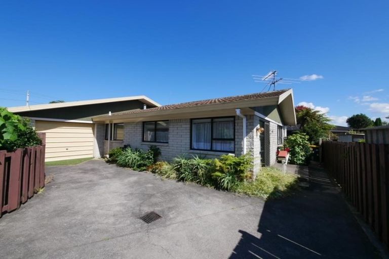 Photo of property in 2/36a Clevedon Road, Papakura, 2110