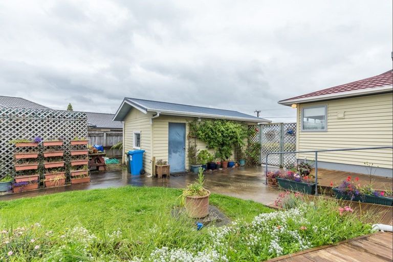 Photo of property in 617 Queen Street East, Levin, 5510