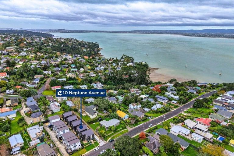Photo of property in 10b Neptune Avenue, Beach Haven, Auckland, 0626