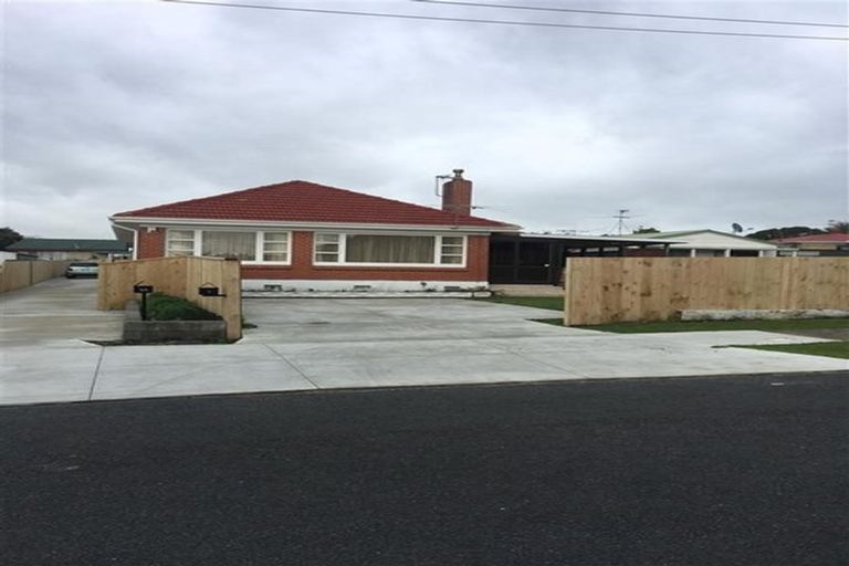 Photo of property in 1 Beaumonts Way, Manurewa, Auckland, 2102