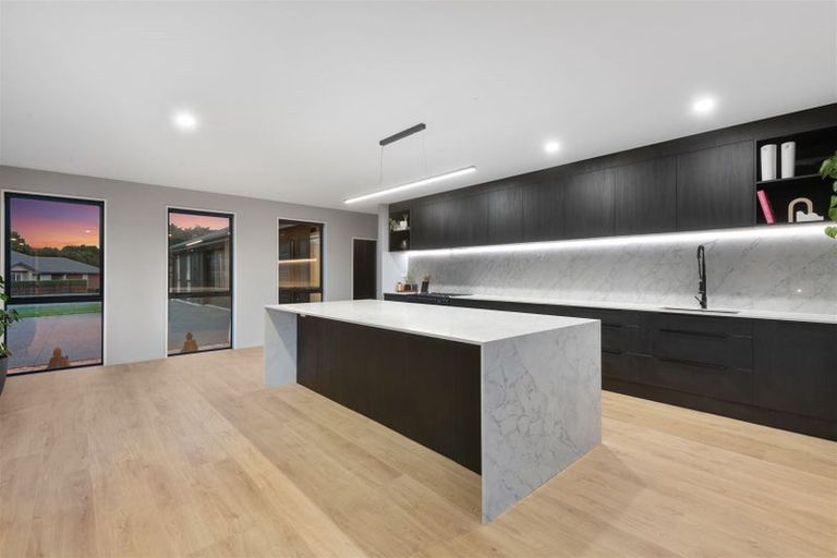 Photo of property in 8 Crawford Close, Amberley, 7410