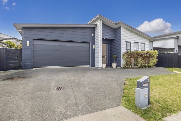 Photo of property in 3 Vintry Drive, Kumeu, 0810