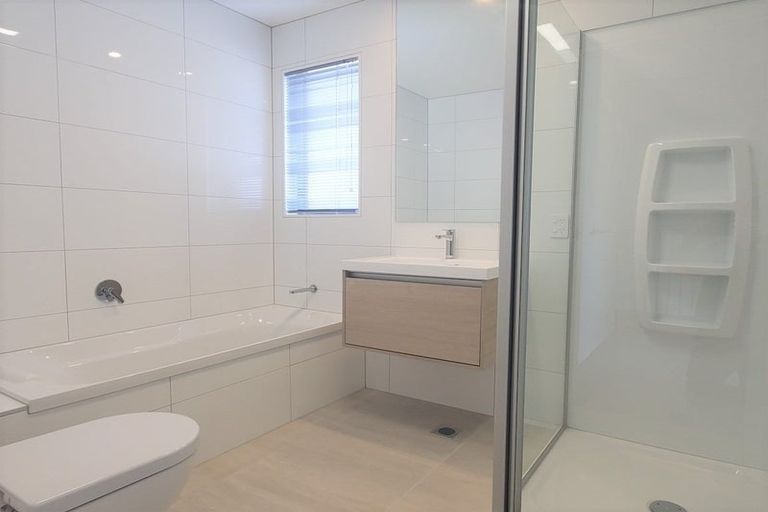 Photo of property in 38 Gosper Road, Takanini, 2112