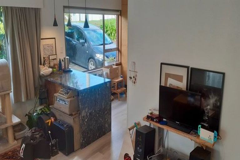 Photo of property in 1/163 View Road, Sunnyvale, Auckland, 0612