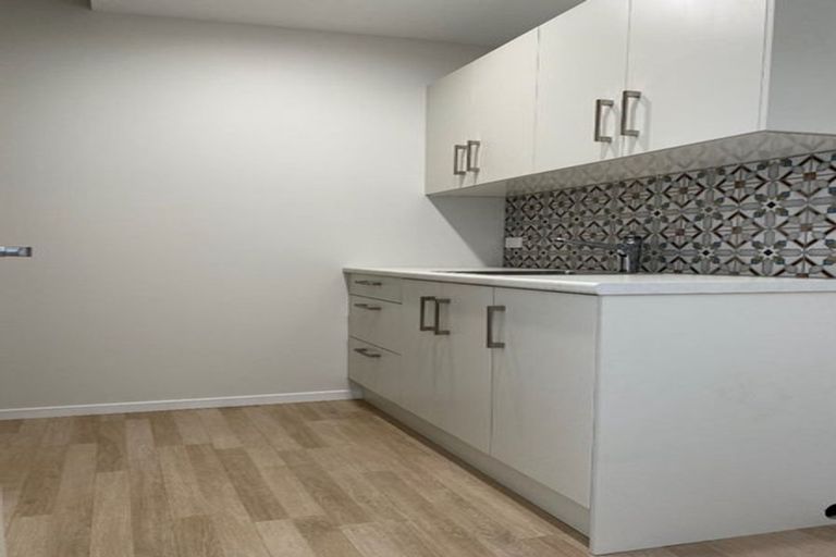 Photo of property in 120 Milton Road, Bluff Hill, Napier, 4110