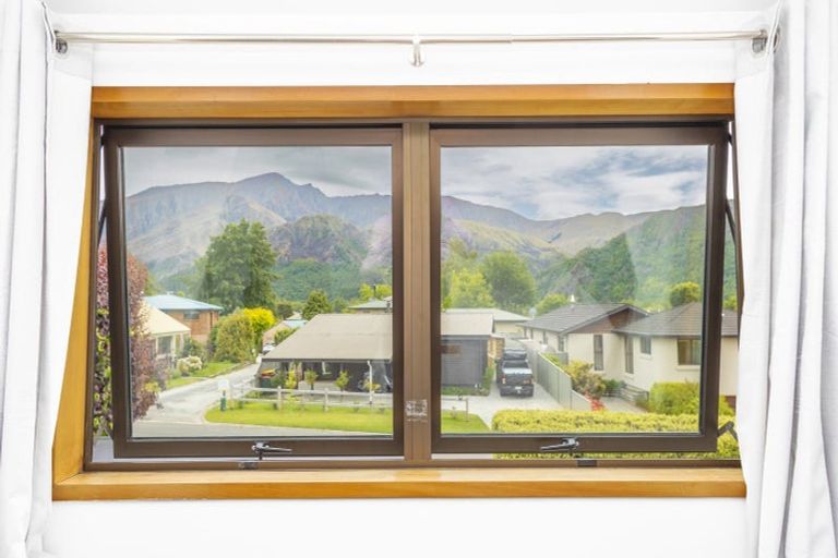 Photo of property in 27 Hood Crescent, Arrowtown, 9302