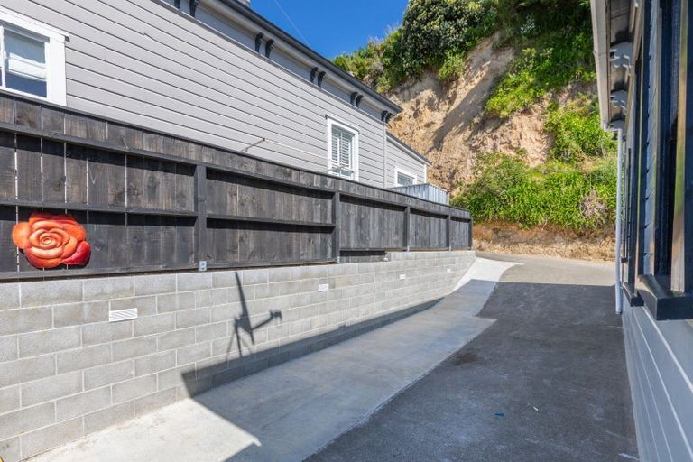 Photo of property in 4a Seaview Terrace, Bluff Hill, Napier, 4110