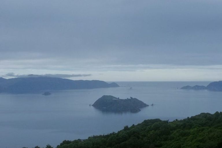 Photo of property in 282 Maungaraki Road, Maungaraki, Lower Hutt, 5010