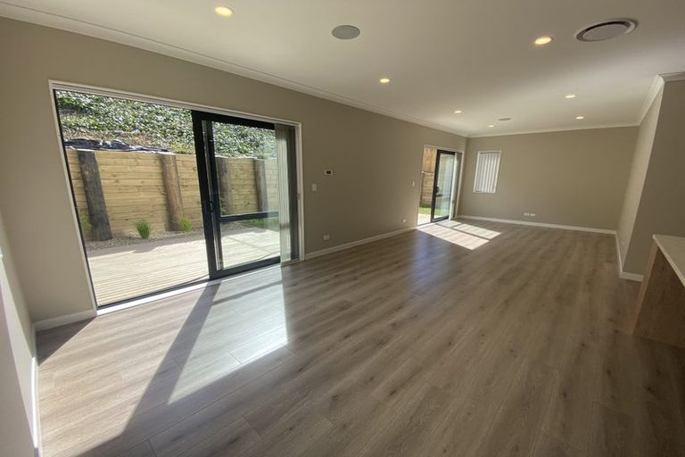 Photo of property in 30 Godfrey Drive, Orewa, 0931