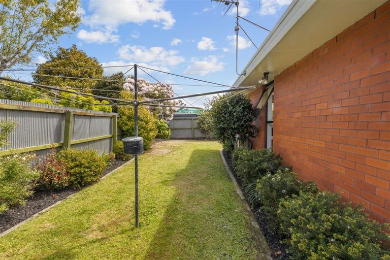Photo of property in 2/151 Northcote Road, Northcote, Christchurch, 8052