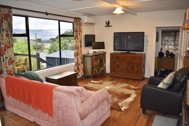 Photo of property in 22 Mahoe Street, Otaki Beach, Otaki, 5512