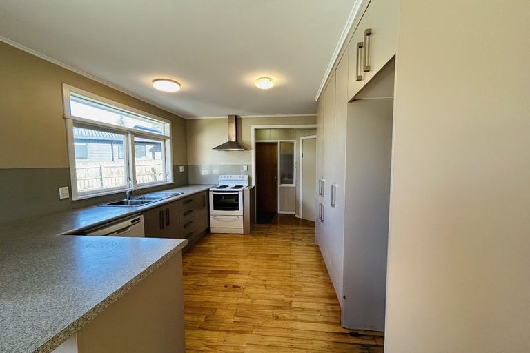 Photo of property in 156 Astley Avenue, New Lynn, Auckland, 0600