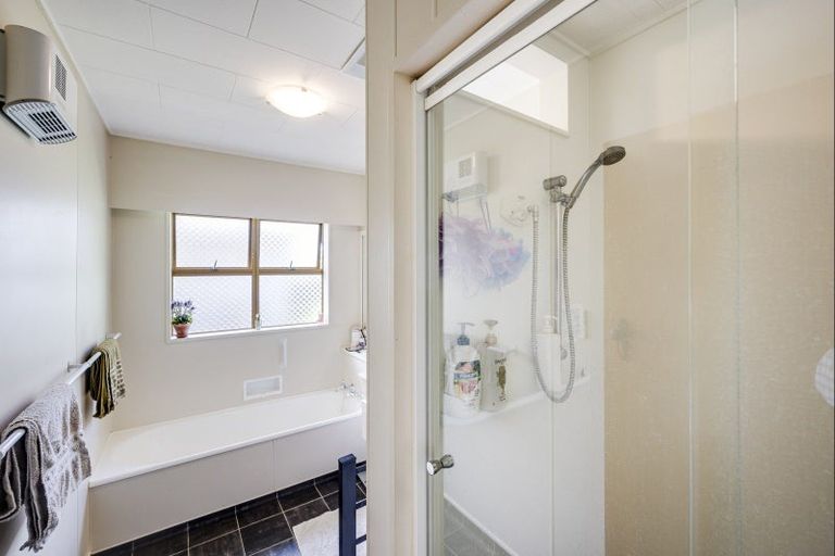 Photo of property in 3/17 Ngarimu Crescent, Taradale, Napier, 4112