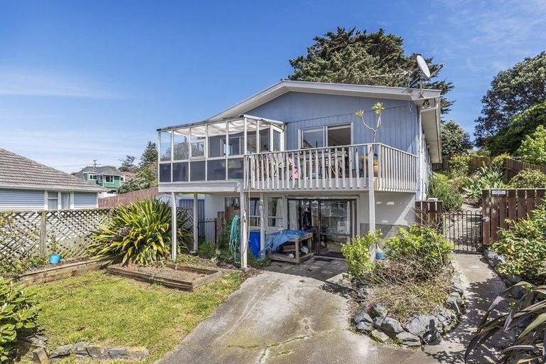 Photo of property in 44 View Road, Titahi Bay, Porirua, 5022