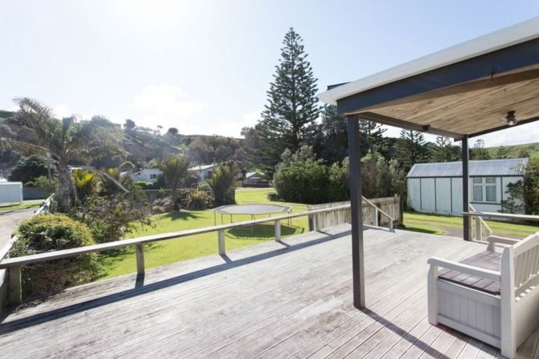 Photo of property in 22 Mowhanau Drive, Kai Iwi, Whanganui, 4574