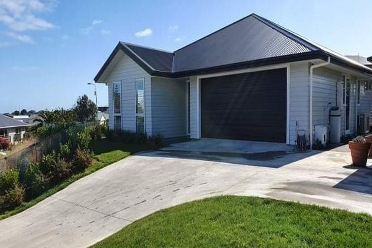 Photo of property in 33 Golf Vue Place, Castlecliff, Whanganui, 4501
