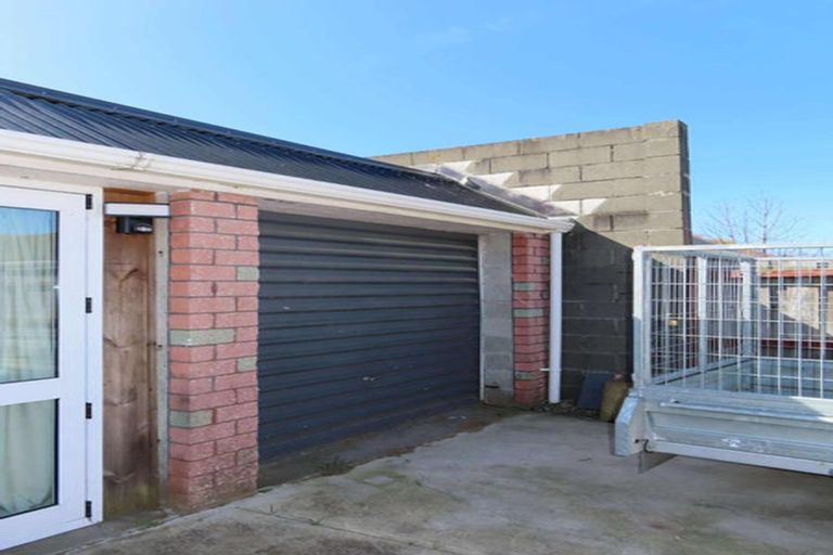 Photo of property in 220 Beach Road, North New Brighton, Christchurch, 8083