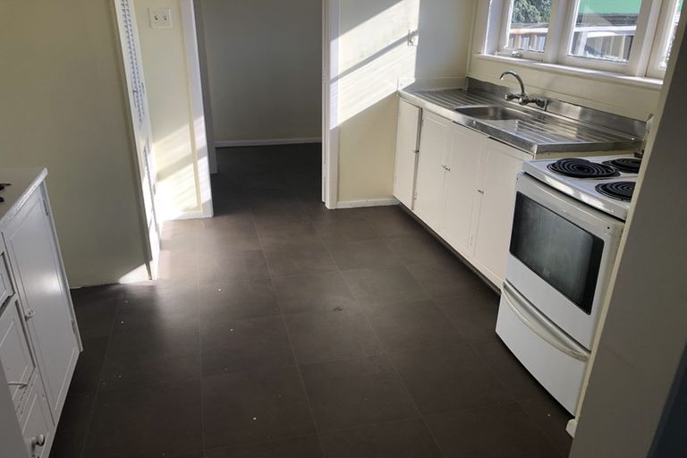 Photo of property in 60 Mckean Avenue, Manurewa, Auckland, 2102